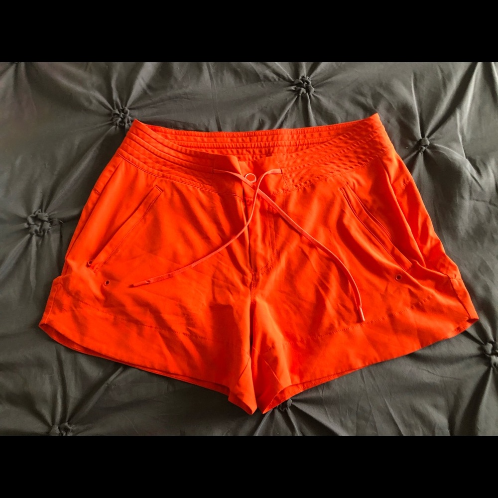Athleta women’s orange shorts